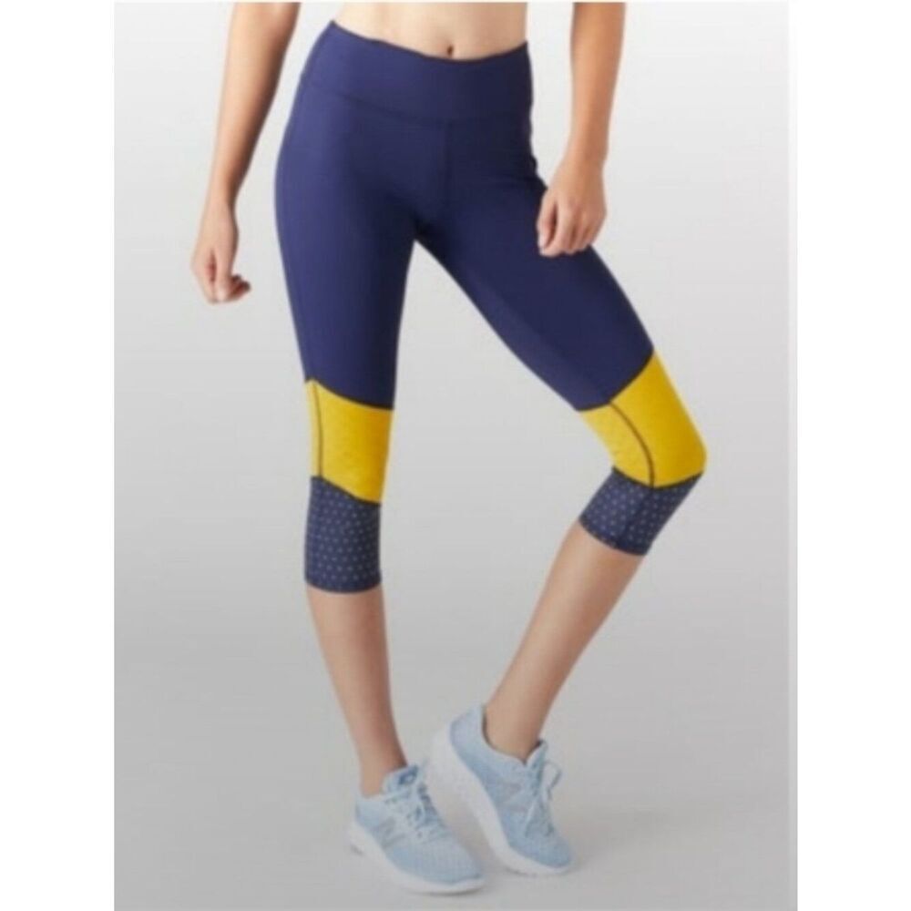 Like New! Run in Rabbit Capreeze Running Crop Leggings Navy/Yellow in SM